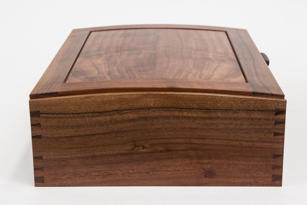 Curved lid dovetail box