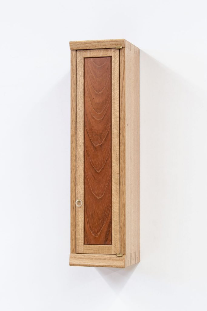 Voyager Oak Wall Cab